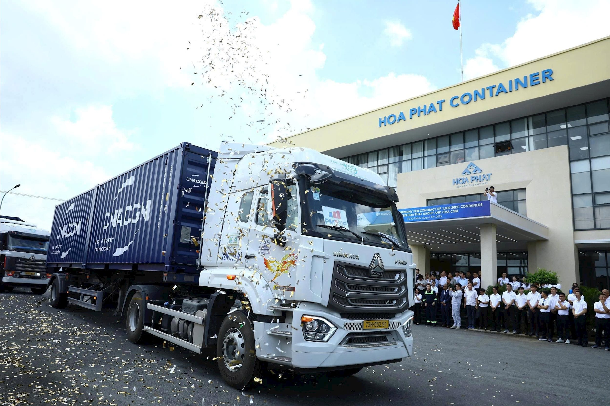 Hòa Phát bàn giao container cho Top 3 logistic thế giới