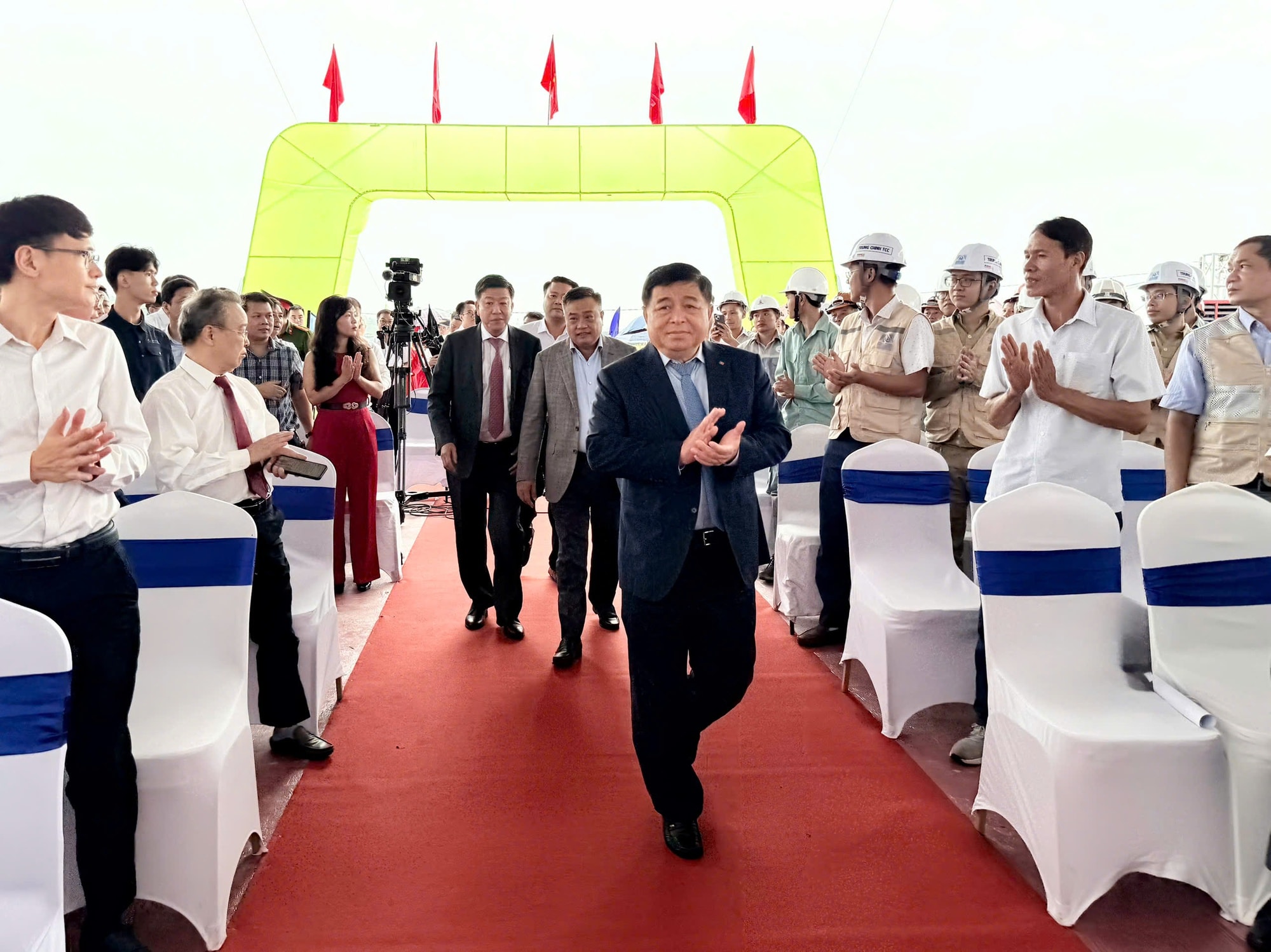 ncdung-17555722608971273002595.jpg