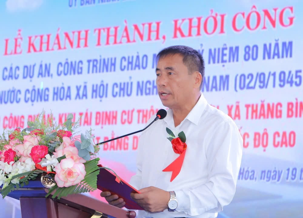 Đại diện nhà thầu thi công phát biểu tại buổi lễ.