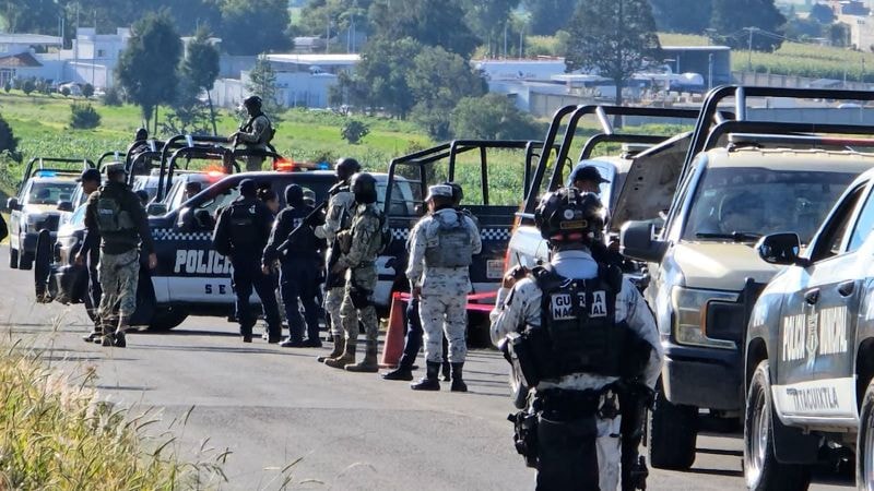 Mexican authorities are investigating the discovery of six severed human heads that were found between the states of Puebla and Tlaxcala.