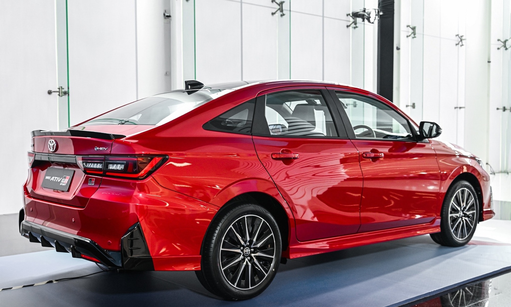 Ngoại thất xe không có nhiều khác biệt so với các bản thuần máy xăng - Ảnh: Autolife Thailand