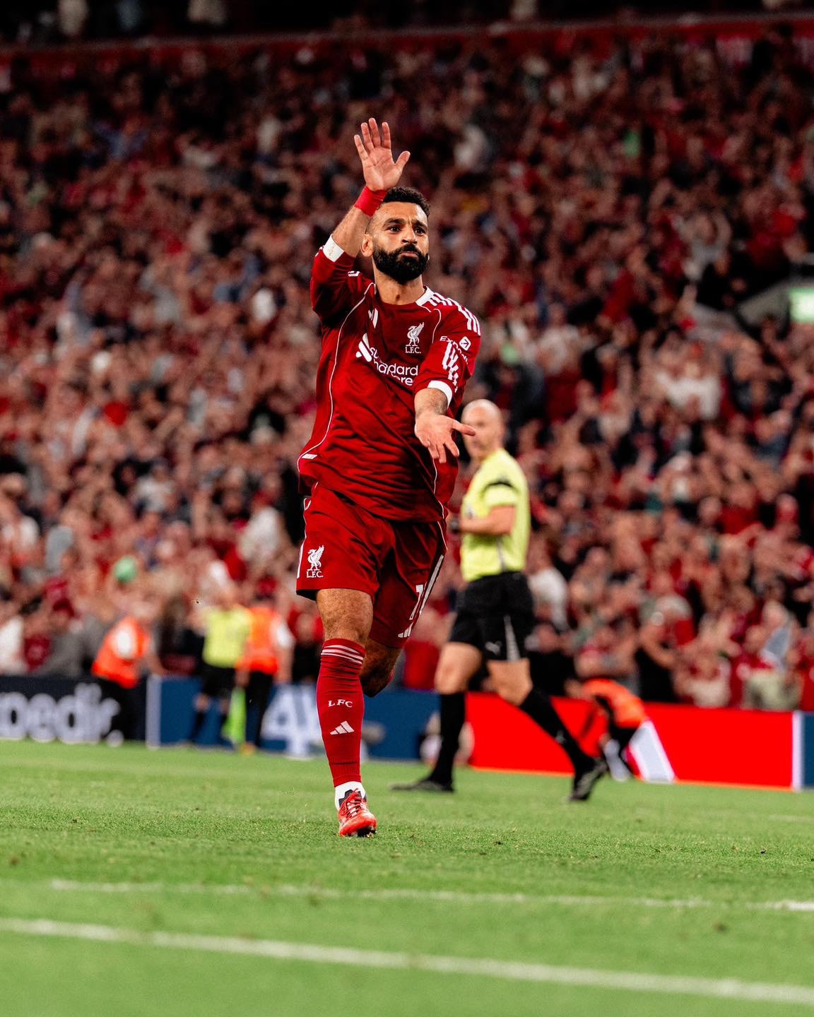 Salah an mung sau khi ghi ban vao luoi Bournemouth