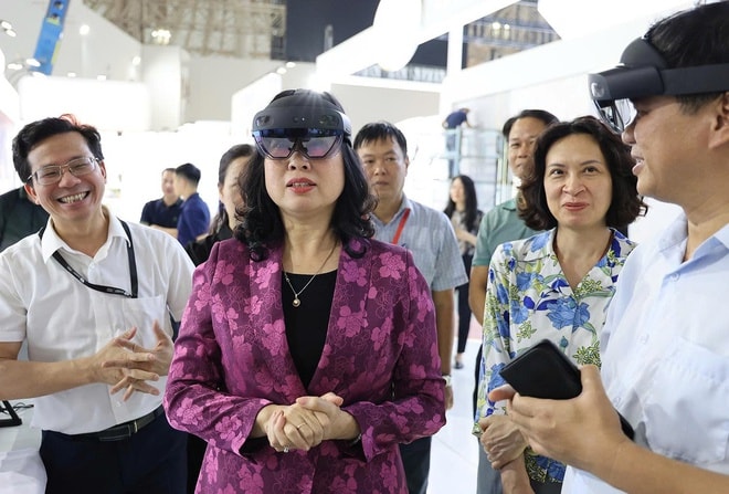 Bộ trưởng Đào Hồng Lan kiểm tra, đôn đốc tiến độ thực hiện Triển lãm thành tựu Y tế Việt Nam - Ảnh 3.