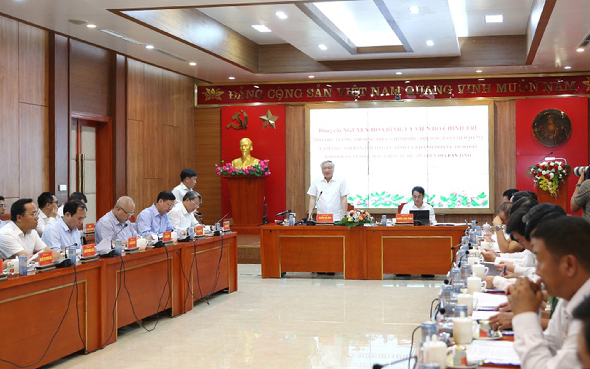 Khánh Hòa phải coi việc xử lý, tháo gỡ khó khăn cho các dự án tồn đọng là nhiệm vụ trọng tâm- Ảnh 3. Khánh Hòa phải coi việc xử lý, tháo gỡ khó khăn cho các dự án tồn đọng là nhiệm vụ trọng tâm- Ảnh 3.