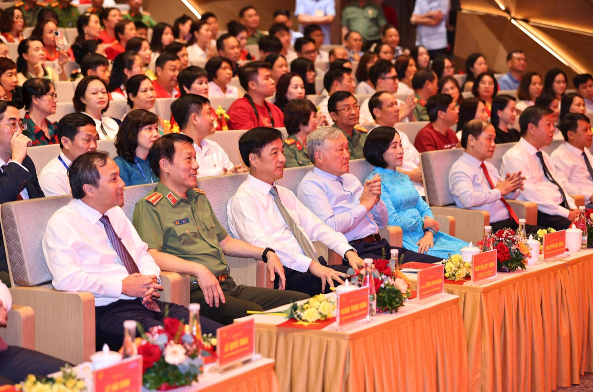 Ảnh màn hình 2025-08-24 lúc 23.48.50