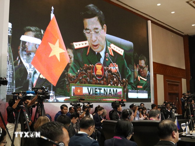 Đại tướng Phan Văn Giang, Ủy viên Bộ Chính trị, Phó Bí thư Quân ủy Trung ương, Bộ trưởng Bộ Quốc phòng, phát biểu tại Hội nghị Bộ trưởng Quốc phòng ASEAN lần thứ 17 tại Indonesia tháng 11/2023. (Ảnh: Đào Trang/TTXVN) ttxvn-phan-van-giang-admm-2-859.jpg