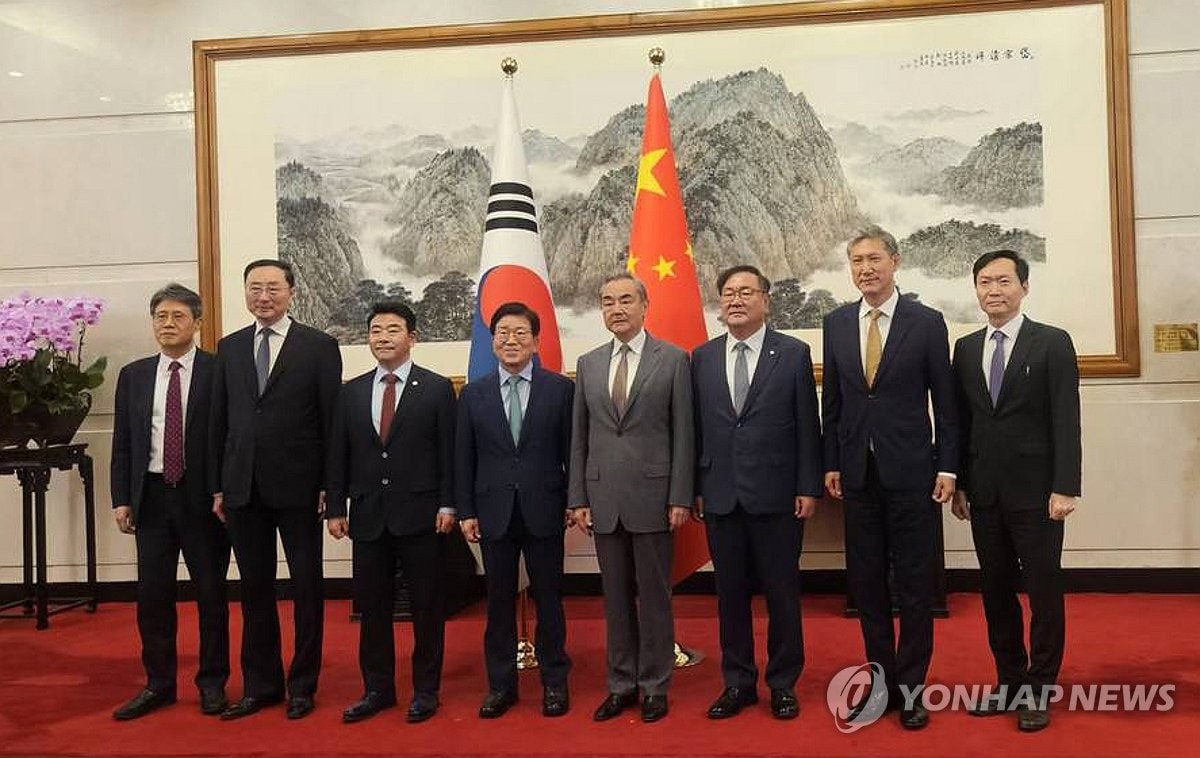Lee's special delegation to China
