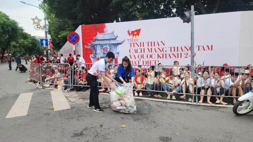 thanh-nien-tinh-nguyen-120250824234543-1756082165401-17560821657151884826963.jpg