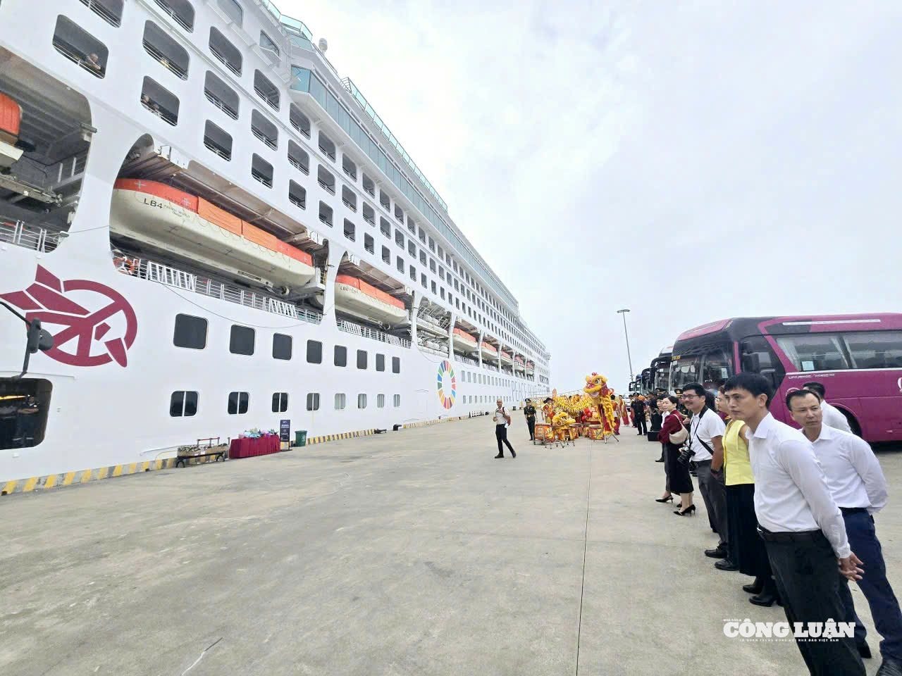 anh-3-du-lich-thu-dong-quang-ninh.jpg