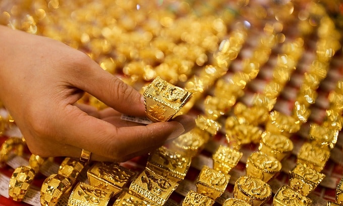 Giá vàng hôm nay 27/8: Giá vàng lên mốc 128 triệu đồng