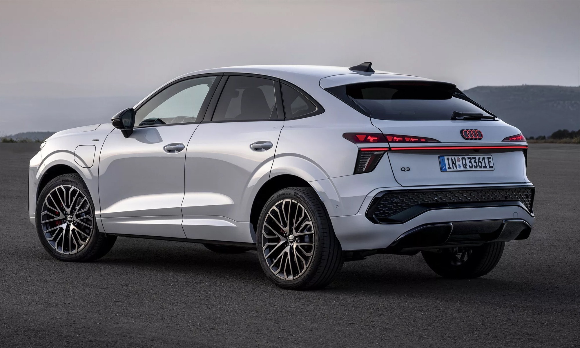Xe có ngoại hình thể thao khi ngoại thất lai dòng xe coupe - Ảnh: Audi