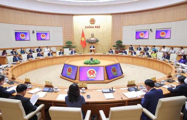 CHÍNH PHỦ DƯỚI SỰ LÃNH ĐẠO CỦA ĐẢNG - 80 NĂM HÀNH TRÌNH VÌ NƯỚC, VÌ DÂN- Ảnh 3. CHÍNH PHỦ DƯỚI SỰ LÃNH ĐẠO CỦA ĐẢNG - 80 NĂM HÀNH TRÌNH VÌ NƯỚC, VÌ DÂN- Ảnh 3.