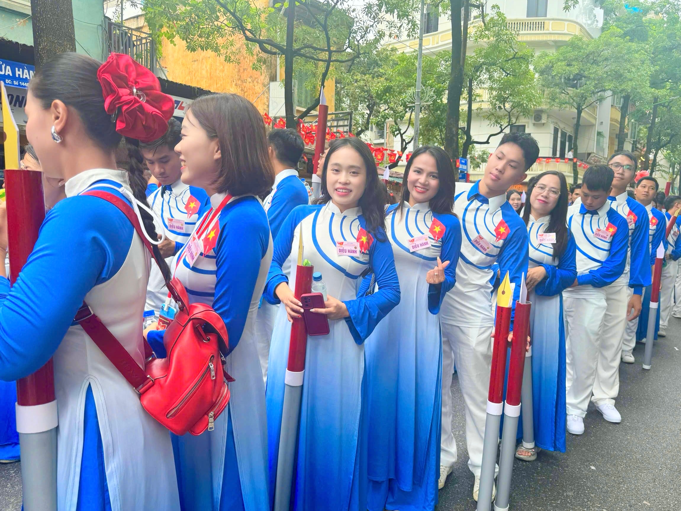 Khối Báo chí cách mạng Việt Nam tham gia hợp luyện diễu binh, diễu hành lần 2 chuẩn bị cho Quốc khánh 2/9, trong không khí trang nghiêm và sự cổ vũ nhiệt tình của người dân.