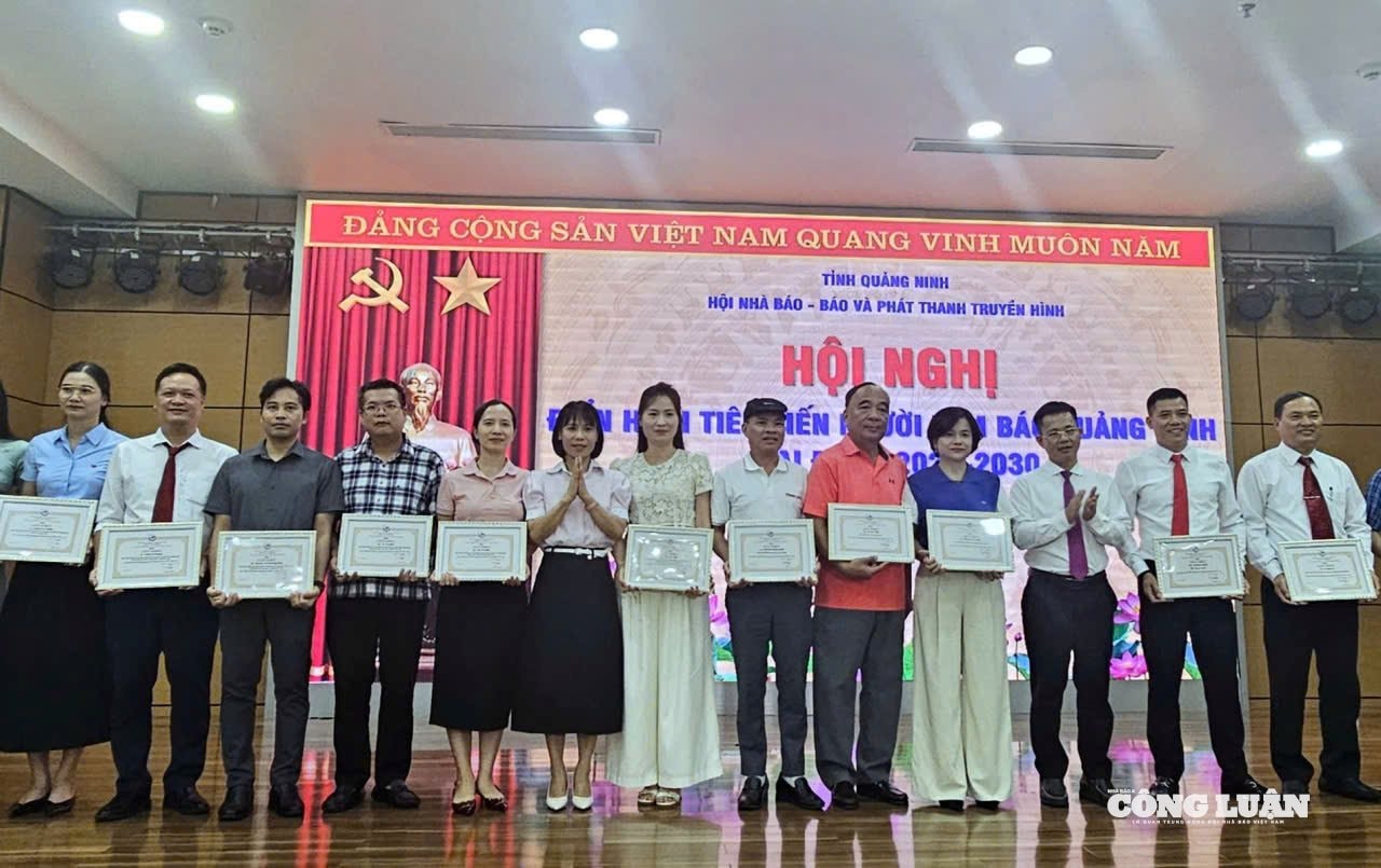 anh-1-hoi-nghi-dien-hinh-tien-tien-bao-chi-quang-ninh.jpg