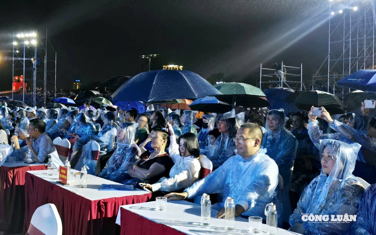 anh-4-quang-ninh-rang-ro-cung-dat-nuoc.jpg