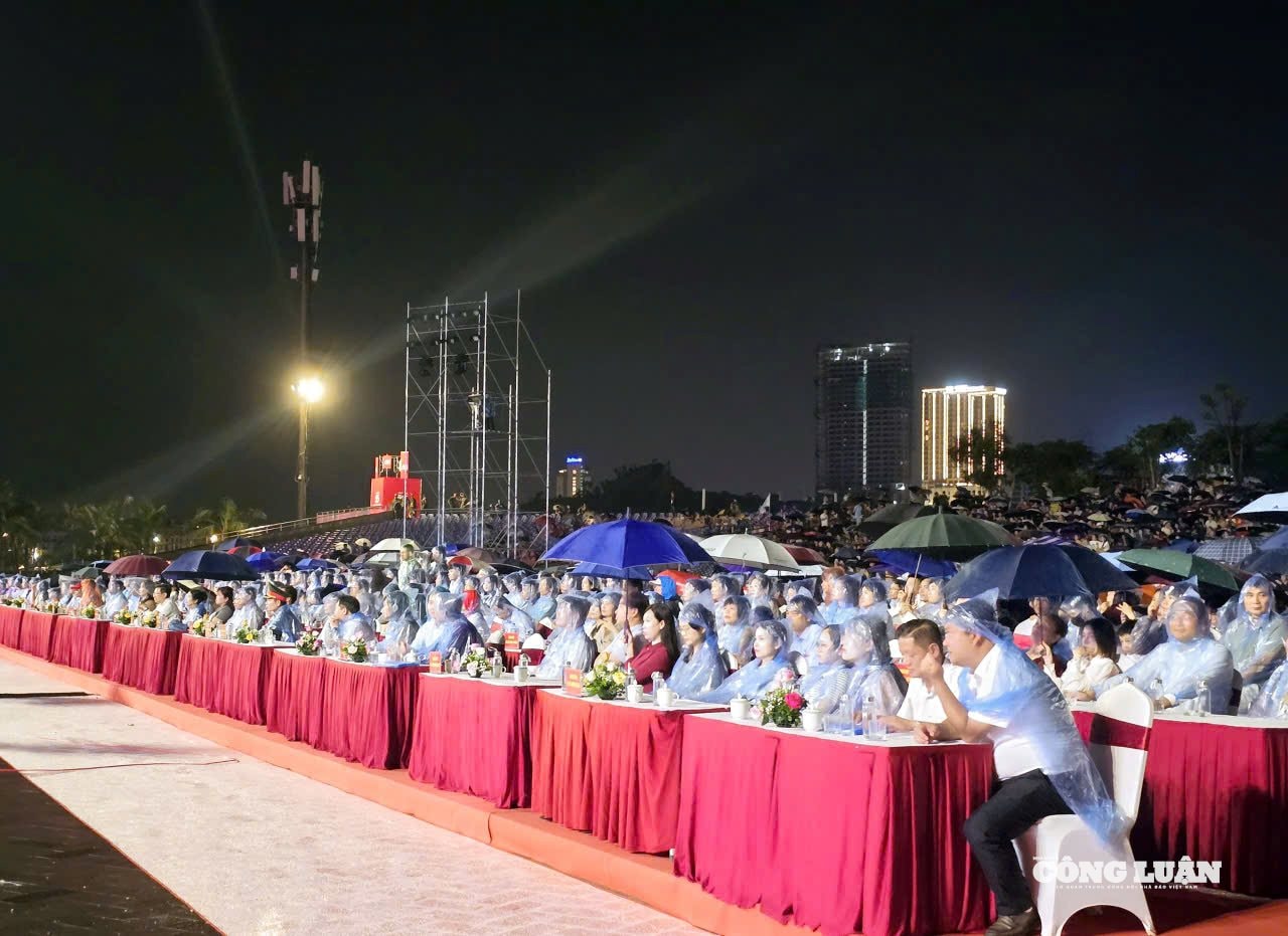 anh-6-quang-ninh-rang-ro-cung-dat-nuoc.jpg