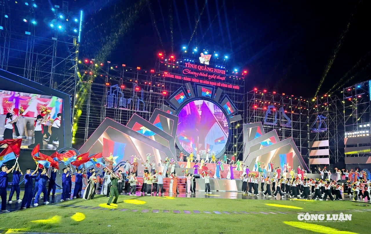anh-7-quang-ninh-rang-ro-cung-dat-nuoc.jpg