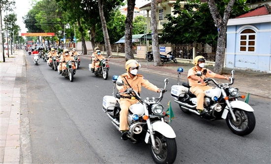 Bảo đảm trật tự ATGT trong thời gian tổ chức Triển lãm thành tựu Đất nước- Ảnh 1. Bảo đảm trật tự ATGT trong thời gian tổ chức Triển lãm thành tựu Đất nước- Ảnh 1.