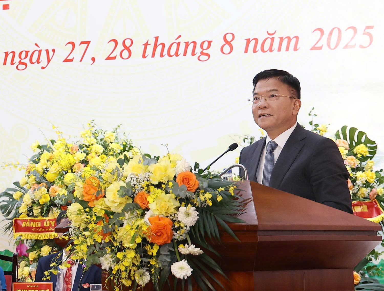 Phó Thủ tướng Lê Thành Long nhấn mạnh, cần tiếp tục đổi mới tư duy về y tế . Ảnh: Trần Minh