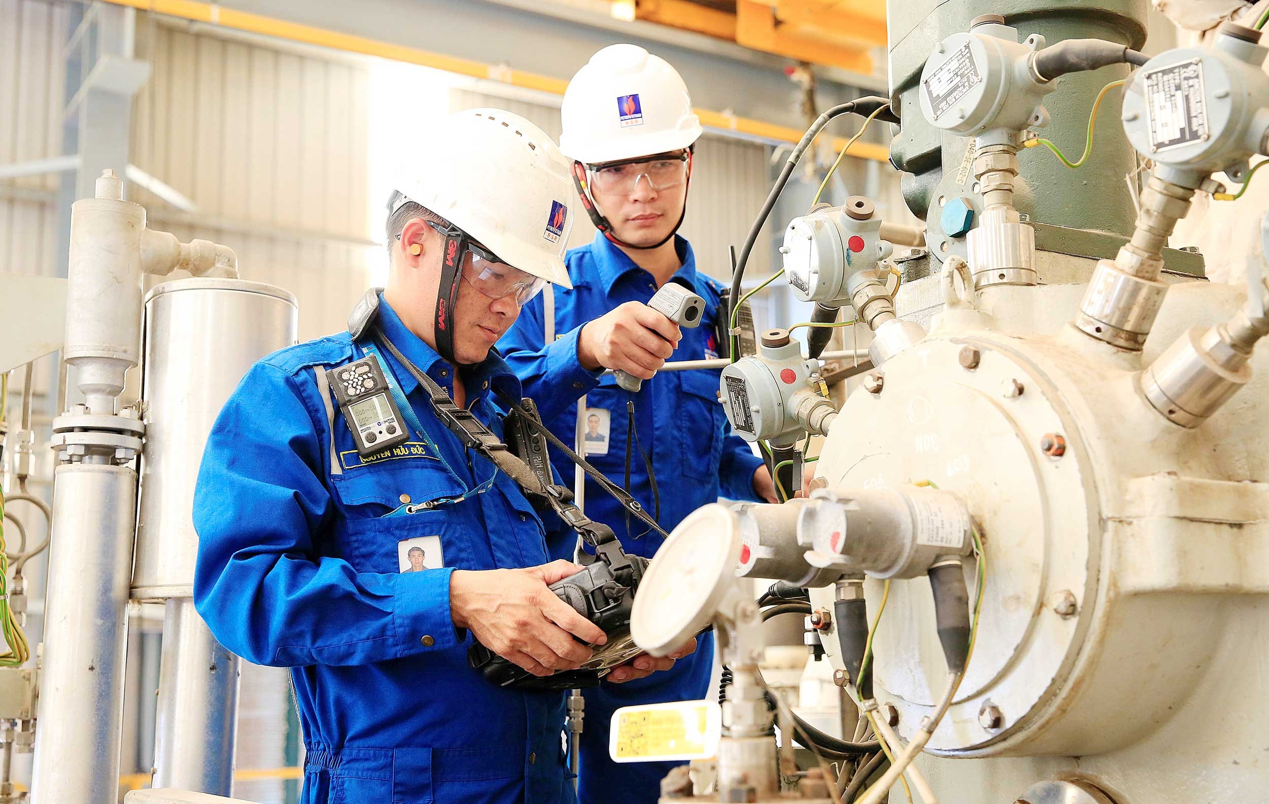 Tăng trưởng kinh tế góp phần thực hiện tiến bộ, công bằng xã hội, phát triển con người. (Ảnh: PTM)