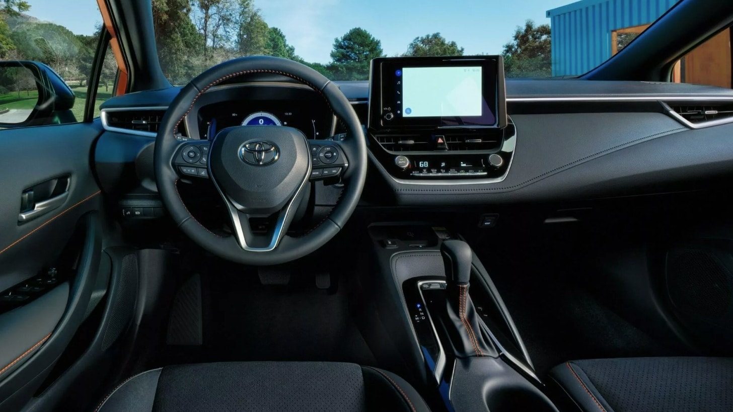 Thiết kế khoang lái của Corolla Hatchback 2026 - Ảnh: Toyota