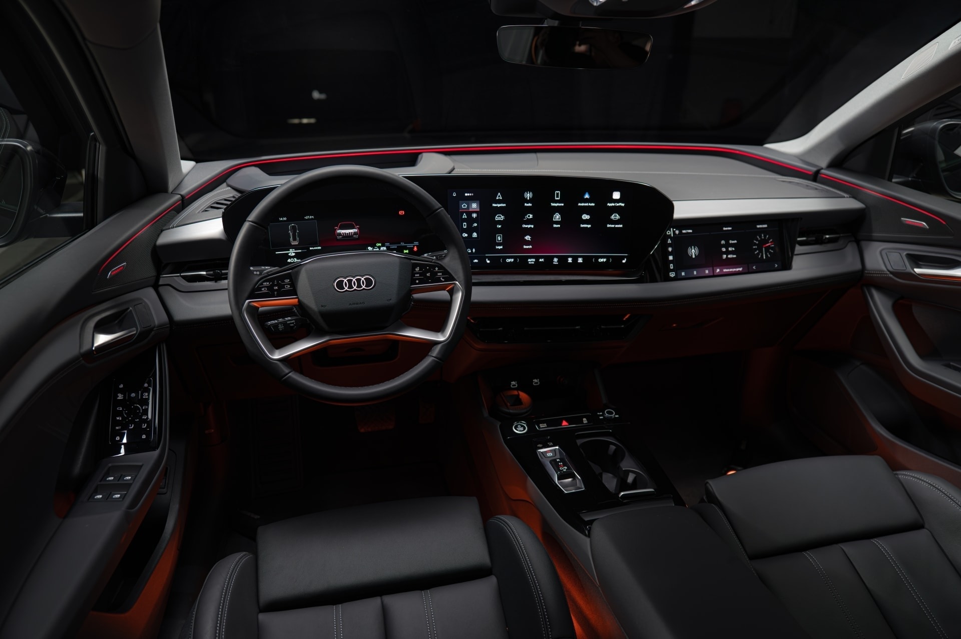 Thiết kế nội thất của Audi Q6 e-tron 2025.