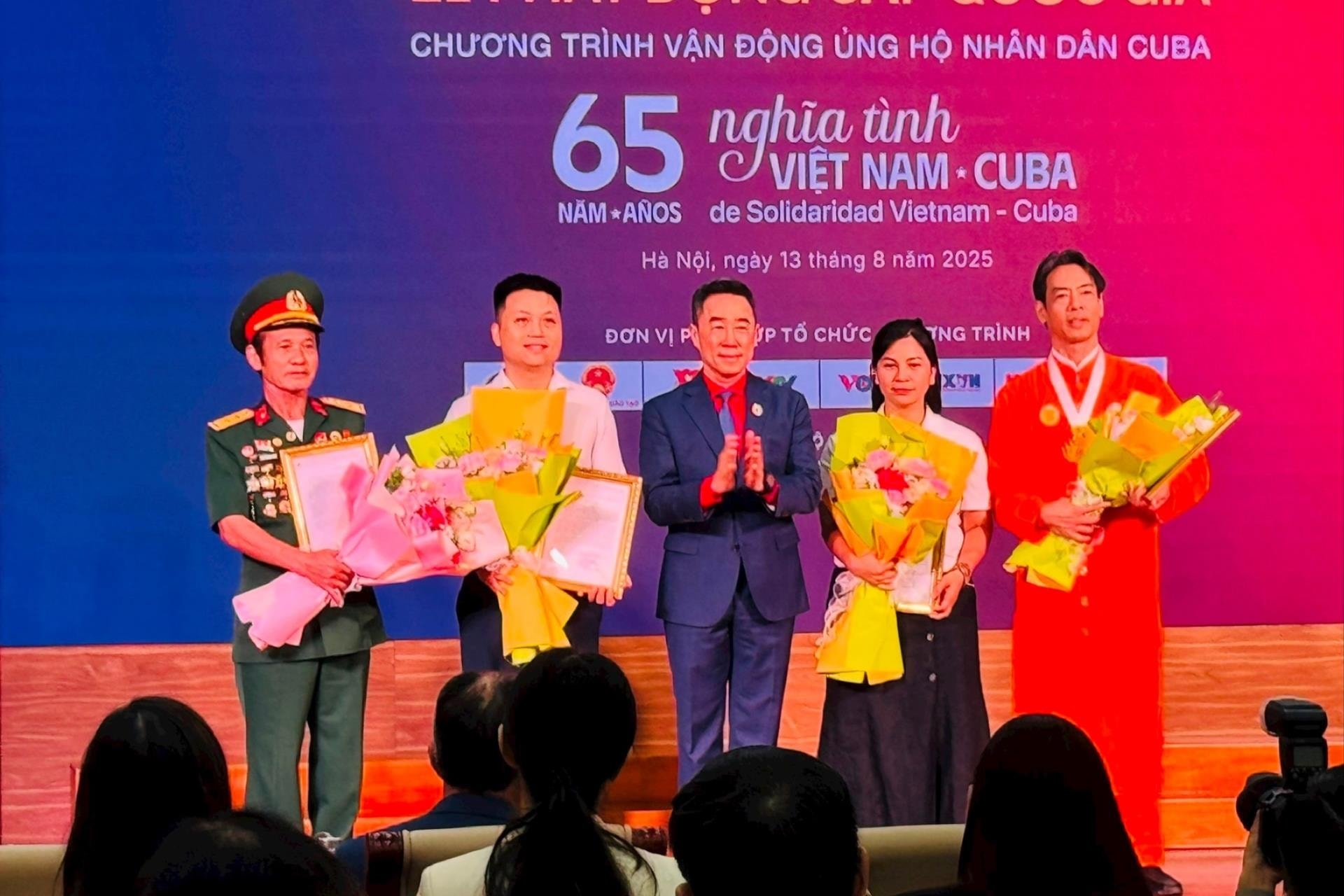 Đơn vị đồng hành