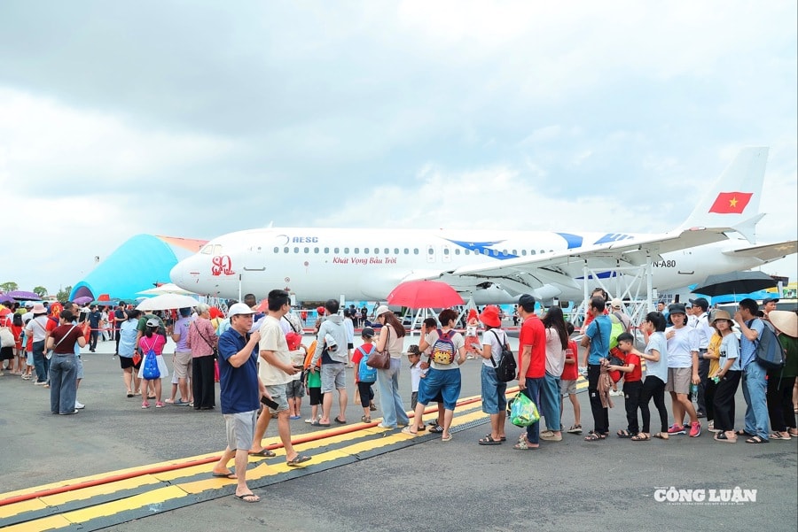 Khu triển lãm ngoài trời giới thiệu các thành tựu công nghiệp quốc phòng - an ninh của đất nước