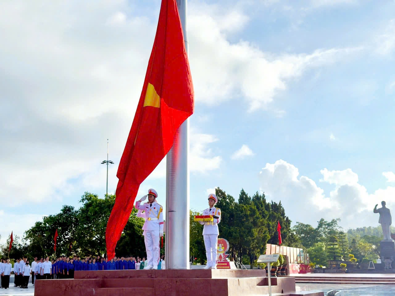anh-3-le-thuong-co-2-9-dao-co-to.jpg