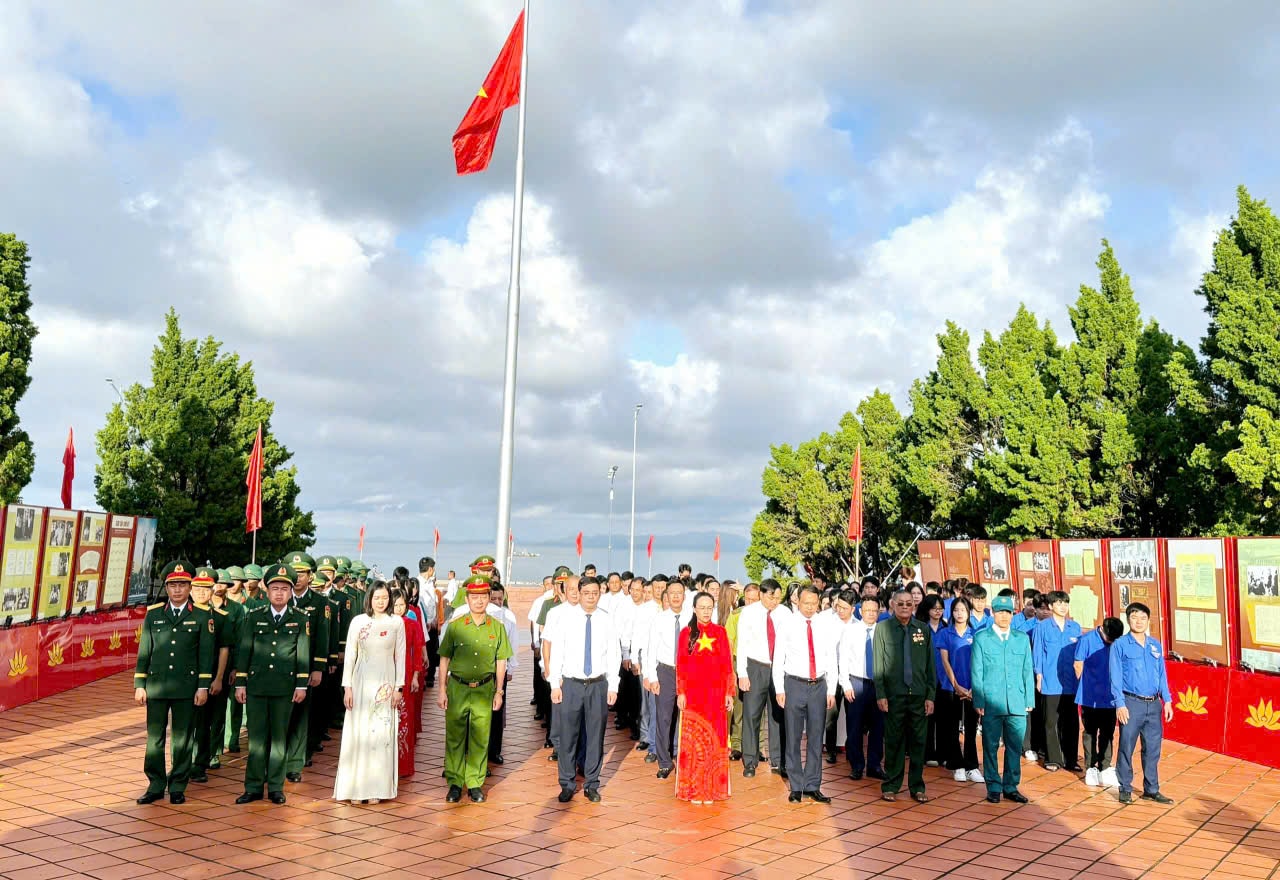 anh-9-le-thuong-co-2-9-dao-co-to.jpg
