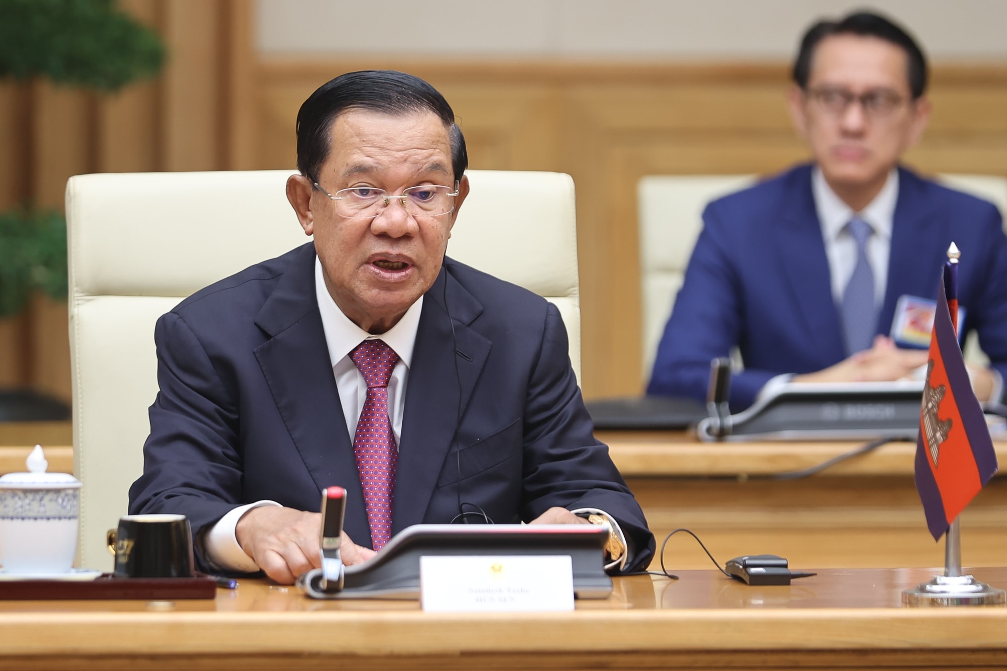 Chủ tịch Hun Sen: Việt Nam là nguồn cảm hứng cho phong trào đấu tranh giành độc lập của các dân tộc bị áp bức- Ảnh 2. Chủ tịch Hun Sen: Việt Nam là nguồn cảm hứng cho phong trào đấu tranh giành độc lập của các dân tộc bị áp bức- Ảnh 2.