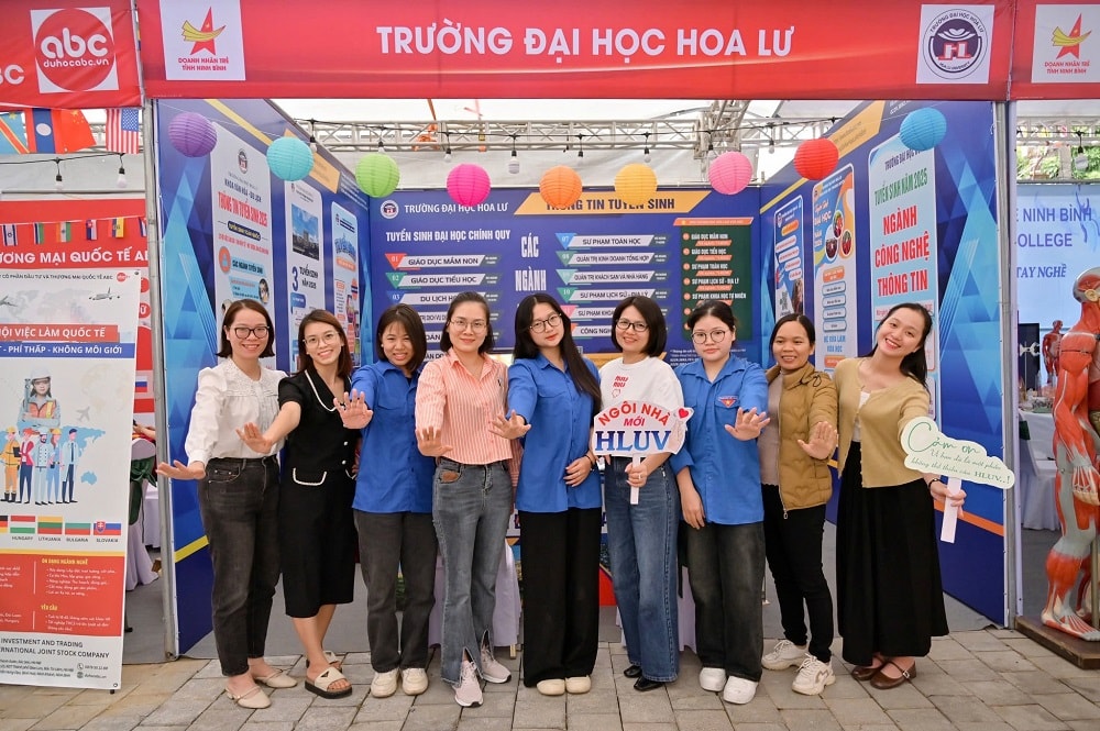 hoa lư 1