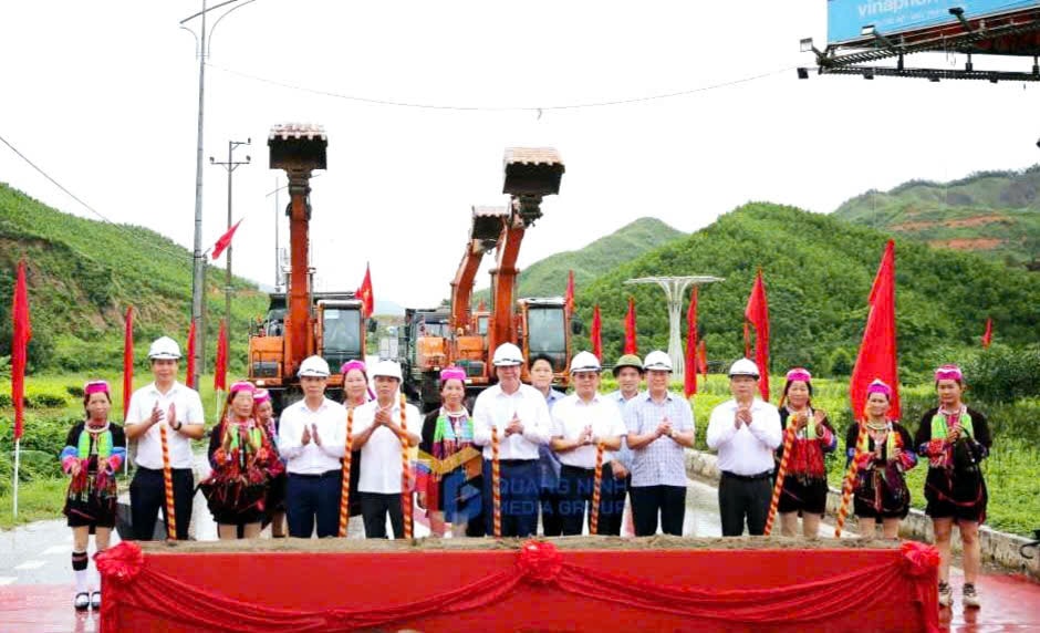 anh-2-chinh-quyen-dia-phuong-2-cap-quang-ninh-hoat-dong-hieu-qua.jpg