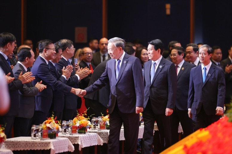 TRỰC TIẾP: Lễ khai giảng đặc biệt của 1,7 triệu thầy, cô và gần 30 triệu học sinh, sinh viên- Ảnh 4.
