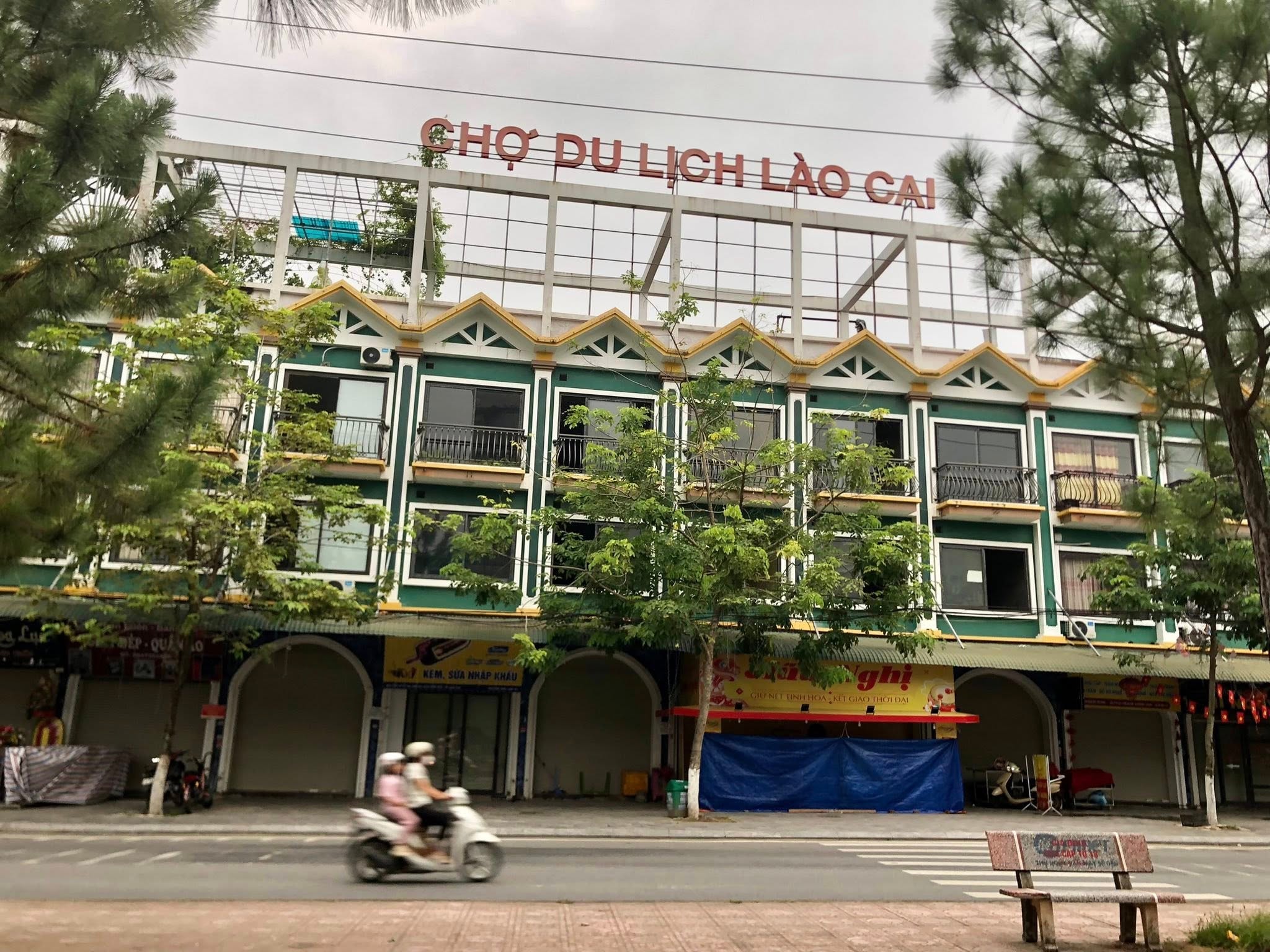 chợ du lịch Lào Cai