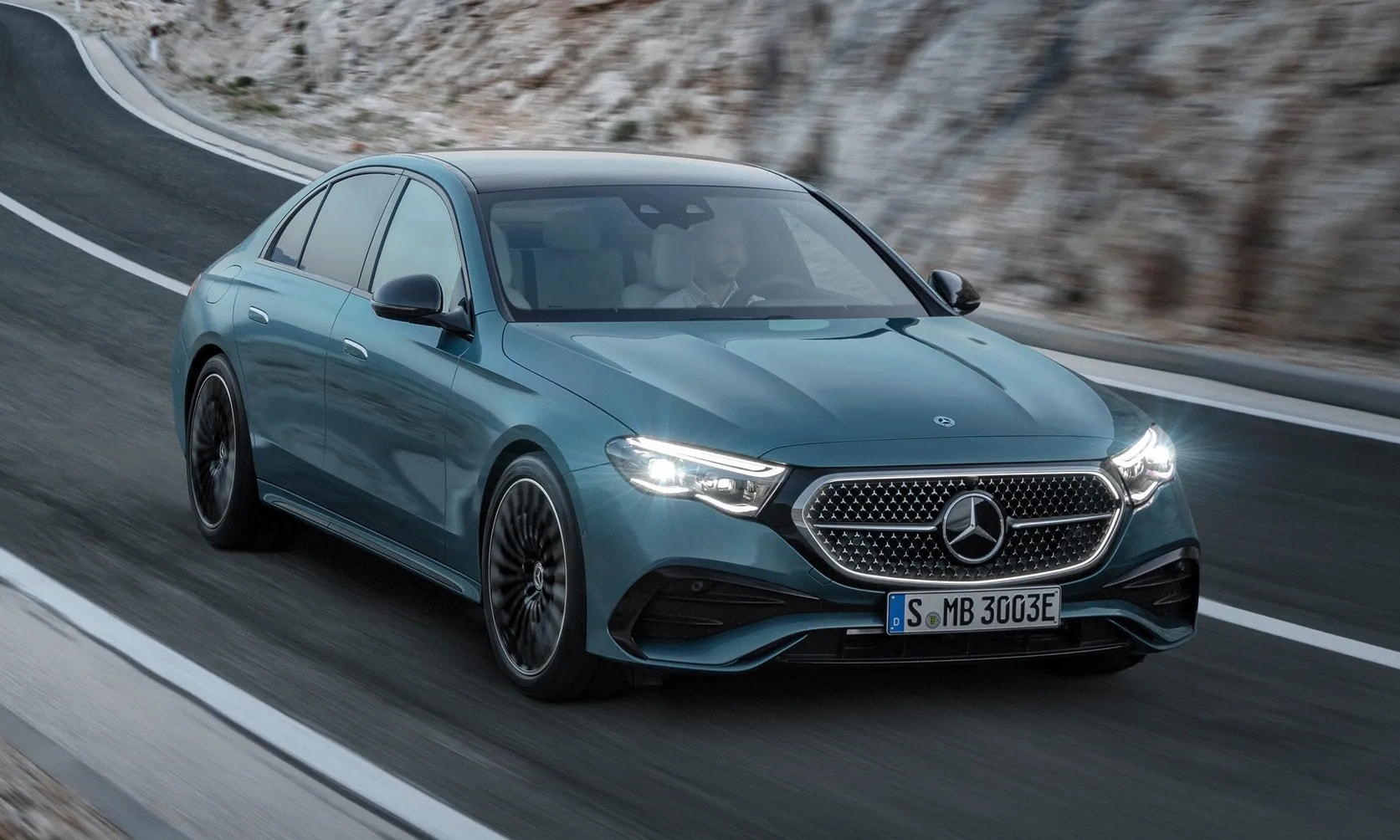 Mẫu xe Mercedes E-class 2025 tại thị trường châu Âu - Ảnh: Mercedes-Benz