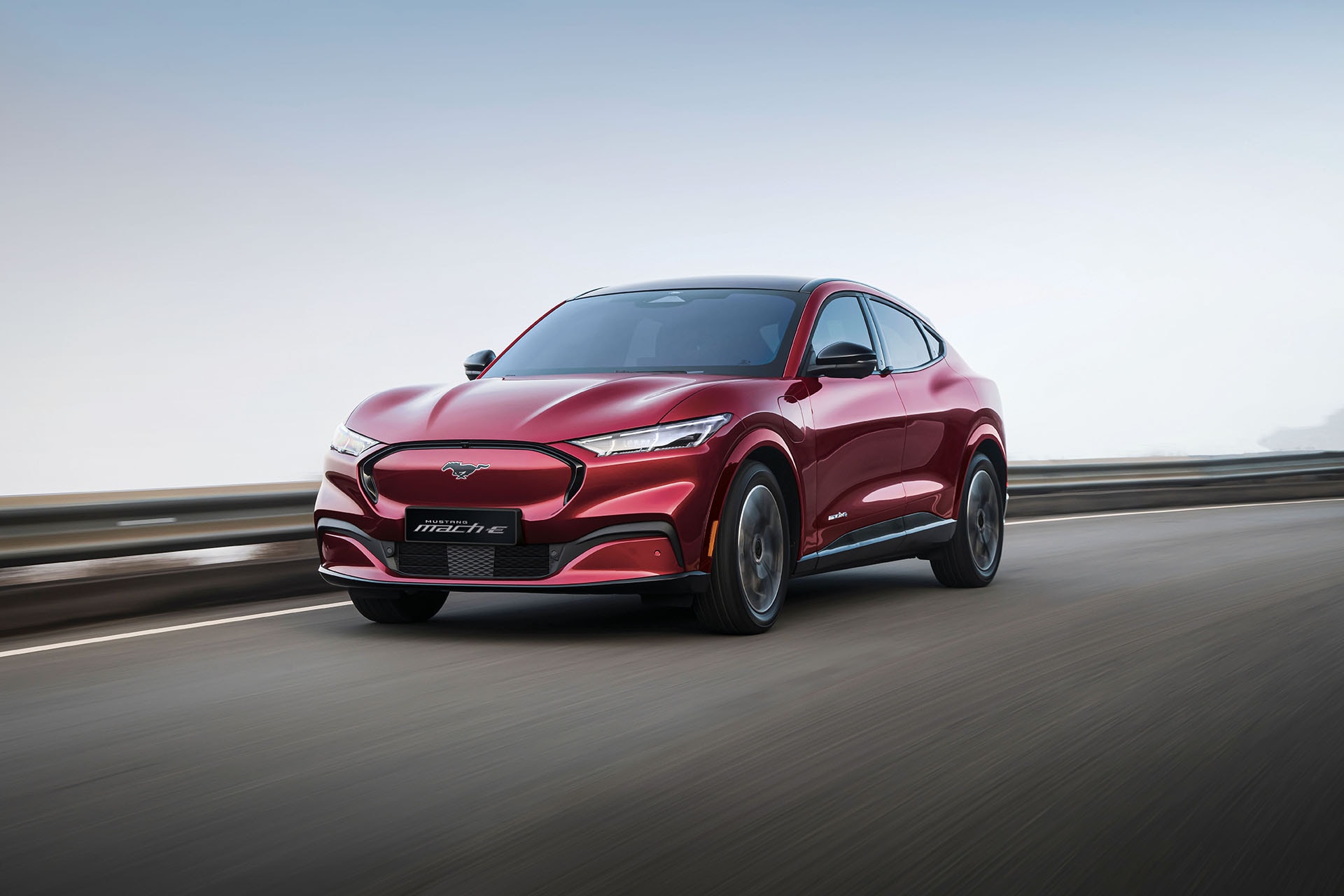 Mẫu SUV thuần điện hiệu năng cao Mustang Mach-E lần đầu tiên có mặt tại Việt Nam - Ảnh: Ford