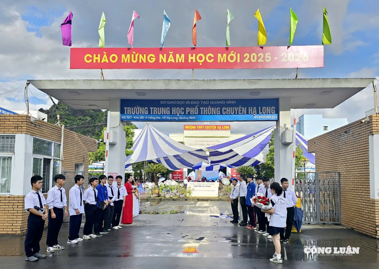 anh-1-quang-ninh-khai-giang-nam-hoc-moi.jpg