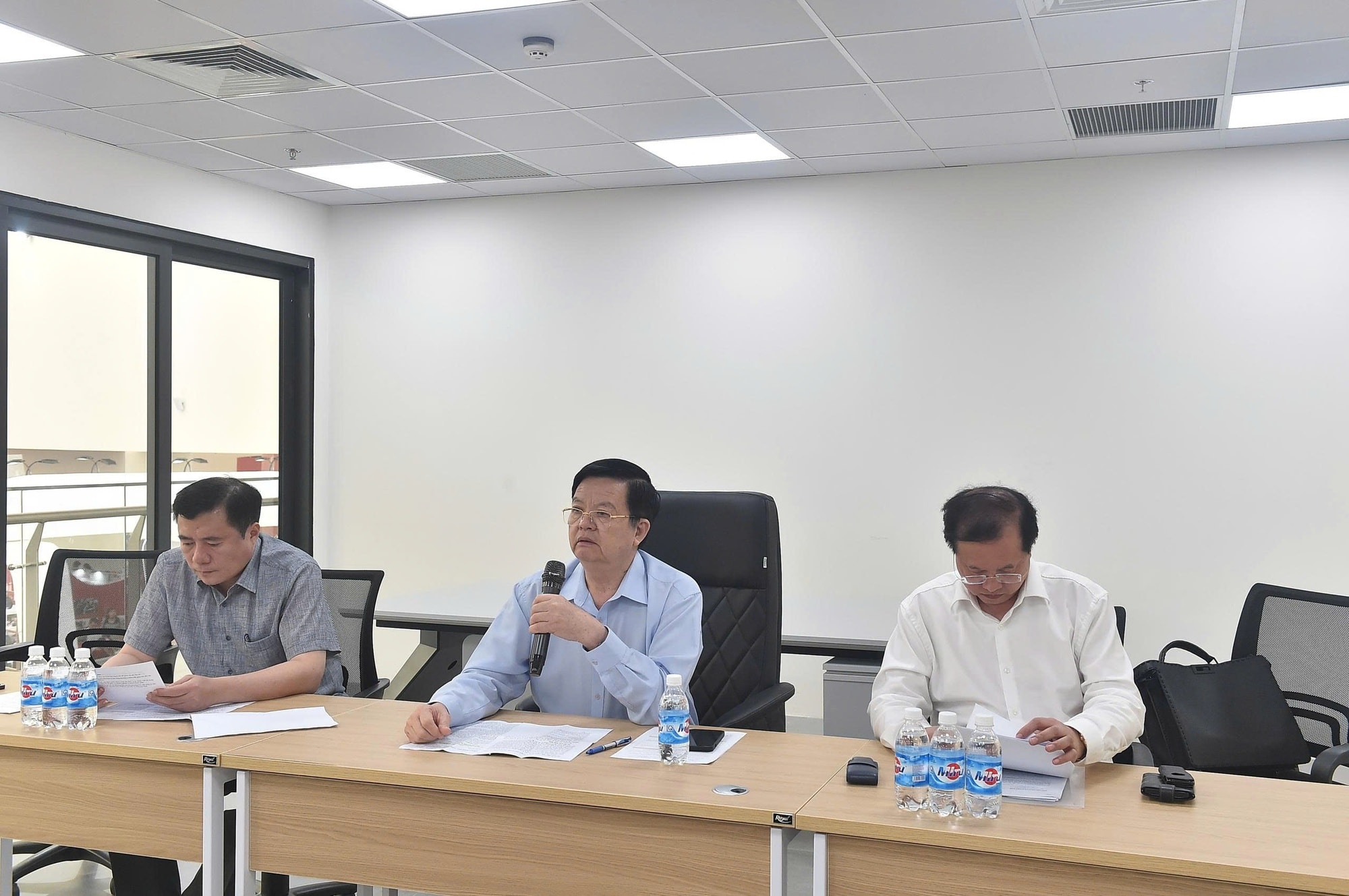 Tạo thuận lợi tốt nhất cho nhân dân tham quan Triển lãm- Ảnh 1. Tạo thuận lợi tốt nhất cho nhân dân tham quan Triển lãm- Ảnh 1.