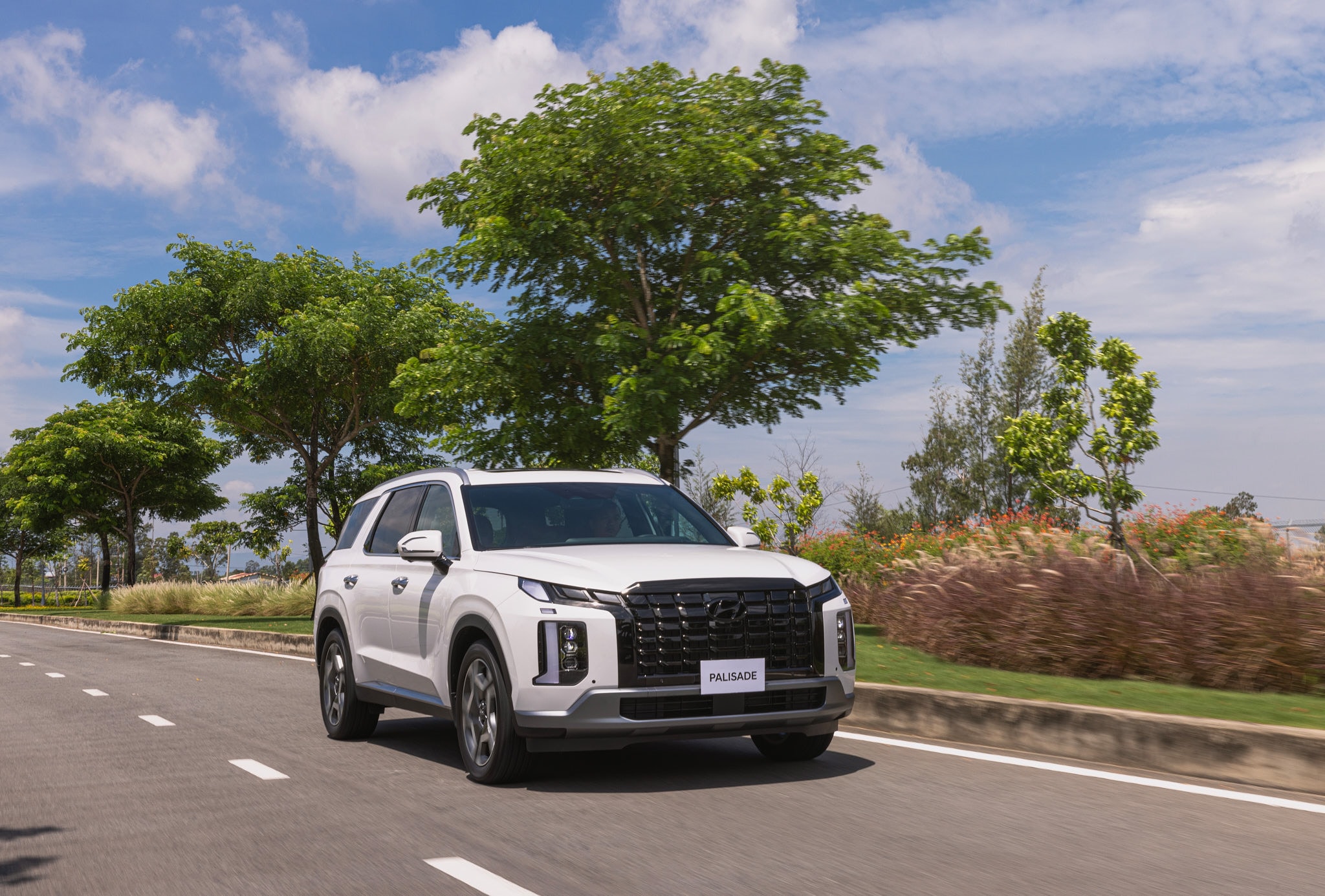 Nếu mua xe Hyundai Palisade VIN24, số tiền khách hàng tiết kiệm được có thể lên đến hơn 300 triệu đồng khi cộng ưu đãi của nhà sản xuất và giảm giá của đại lý - Ảnh: HTV