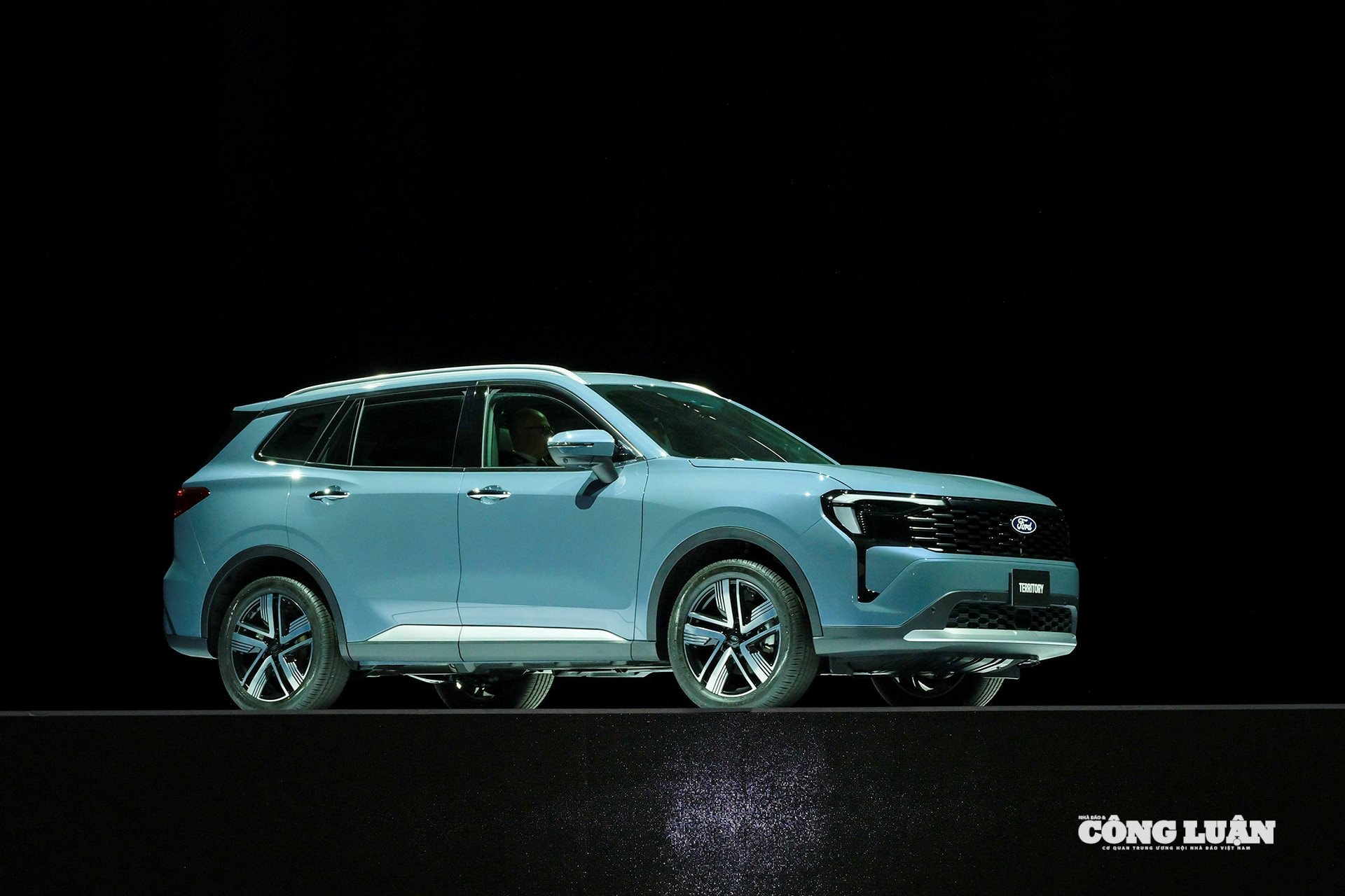 Khách hàng tiên phong mua xe Ford Territory mới có cơ hội nhận chuyến du lịch 10 ngày tại châu Âu.
