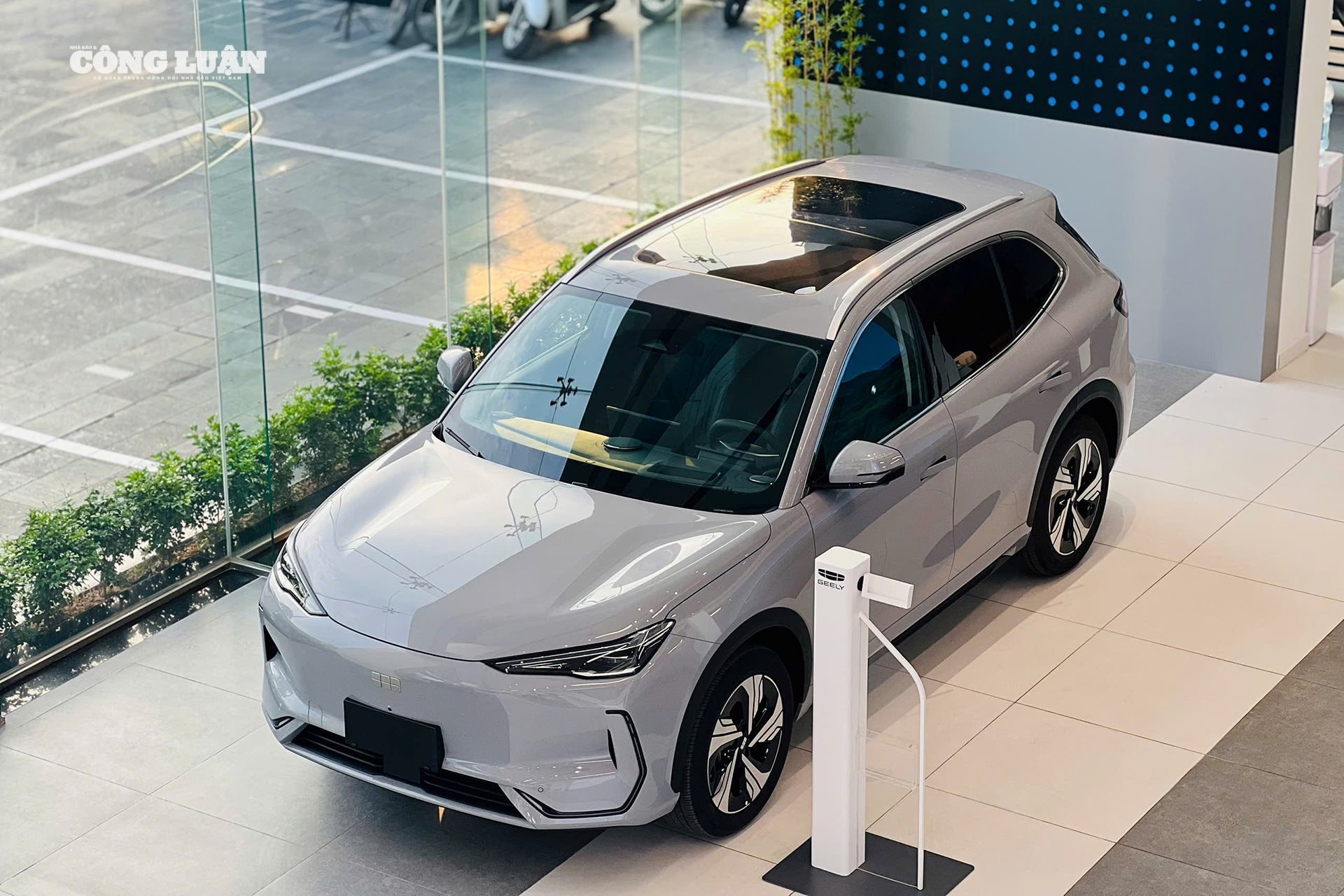 Mẫu SUV thuần điện Geely EX5.