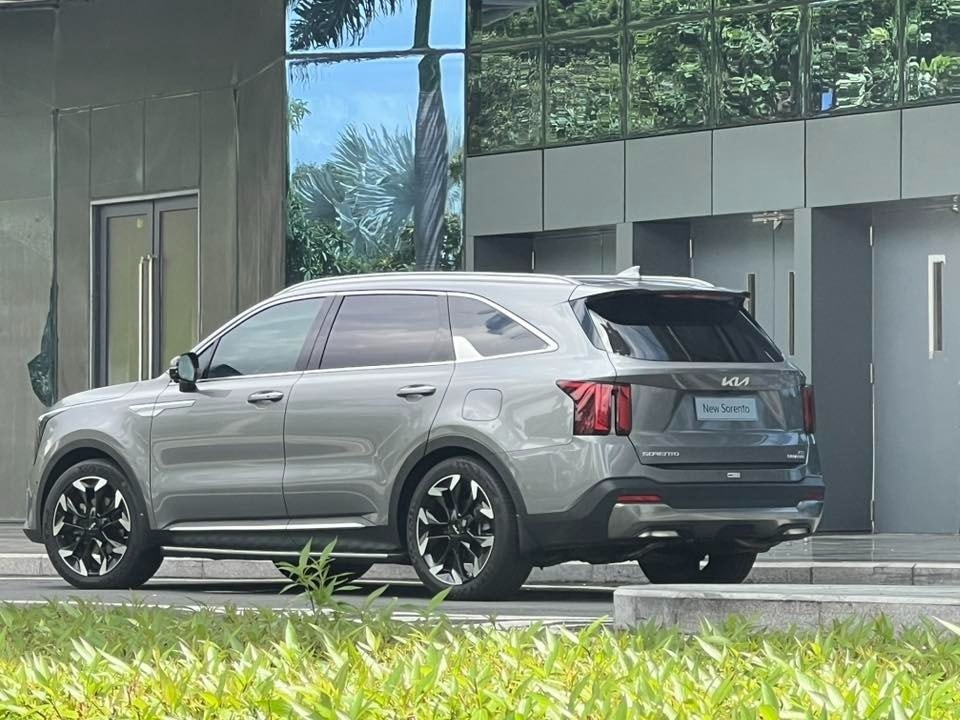 Biến thể thuần động cơ đốt trong Kia Sorento 2025 dự kiến sẽ có 4 phiên bản - Ảnh: Tran Phong