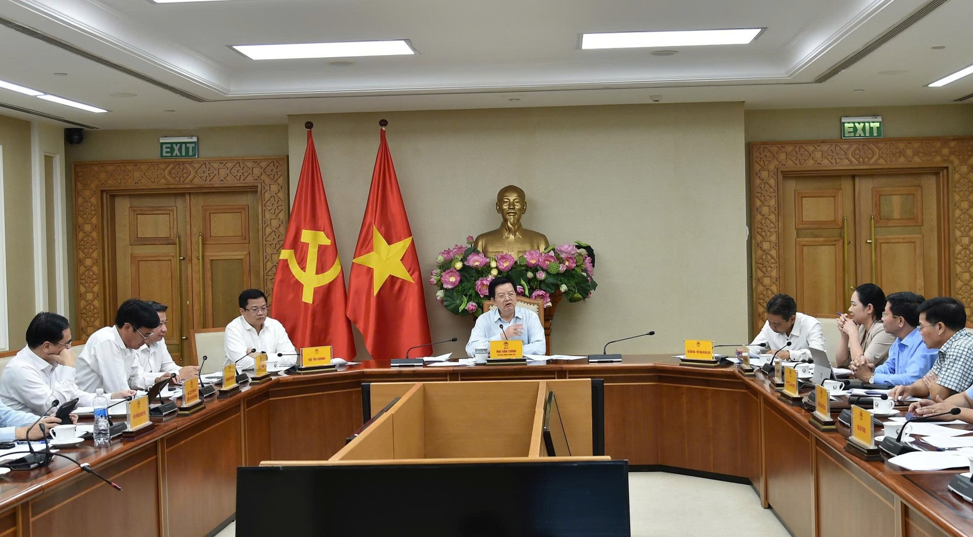 Quyết liệt xử lý tình trạng chậm giải ngân vốn đầu tư công- Ảnh 7. Quyết liệt xử lý tình trạng chậm giải ngân vốn đầu tư công- Ảnh 7.