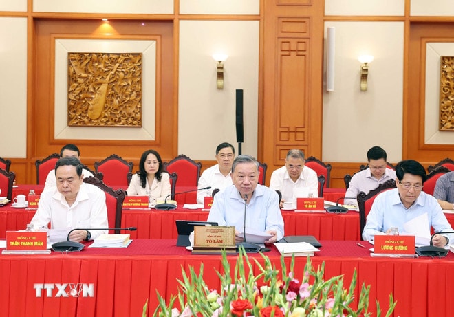 tong-bi-thu-to-lam-chu-tri-buoi-lam-viec-voi-ban-thuong-vu-dang-uy-chinh-phu-8266959-2.jpg