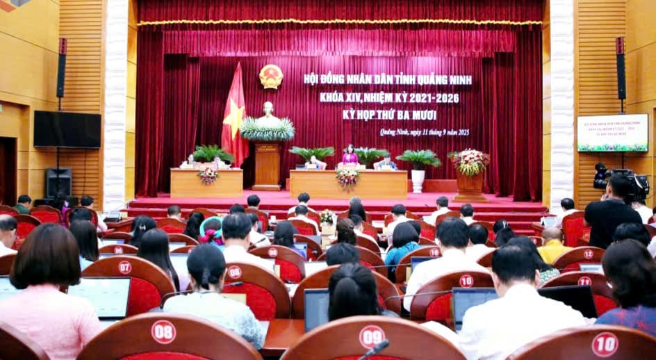 anh-1-ky-ho-thu-30-hdnd-tinh-quang-ninh.jpg