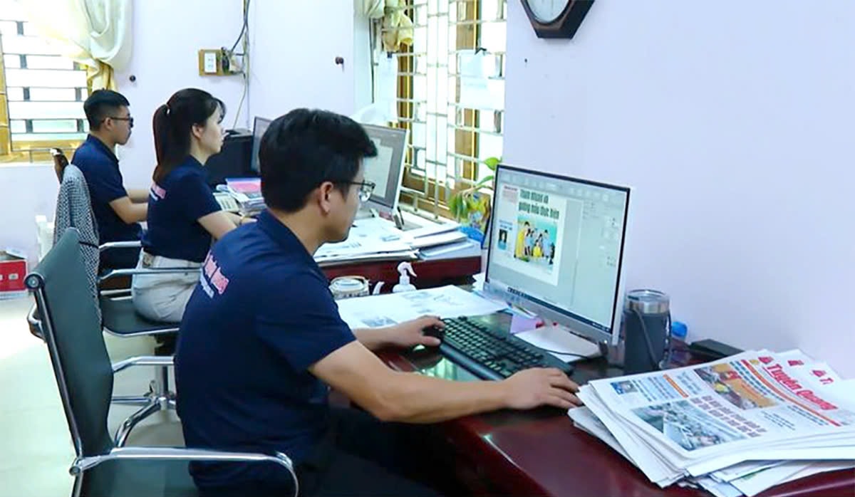 Phóng viên Báo Đài PTTH Tuyên Quang hoạt động tác nghiệp