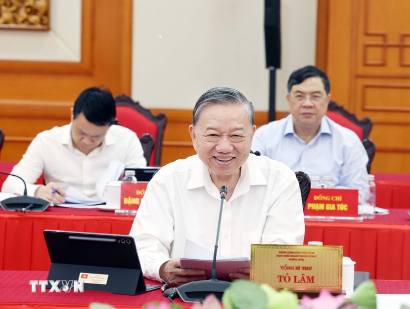 tong-bi-thu-to-lam-chu-tri-buoi-lam-viec-cua-bo-chinh-tri-voi-ban-thuong-vu-dang-uy-quoc-hoi-8269118-3.jpg