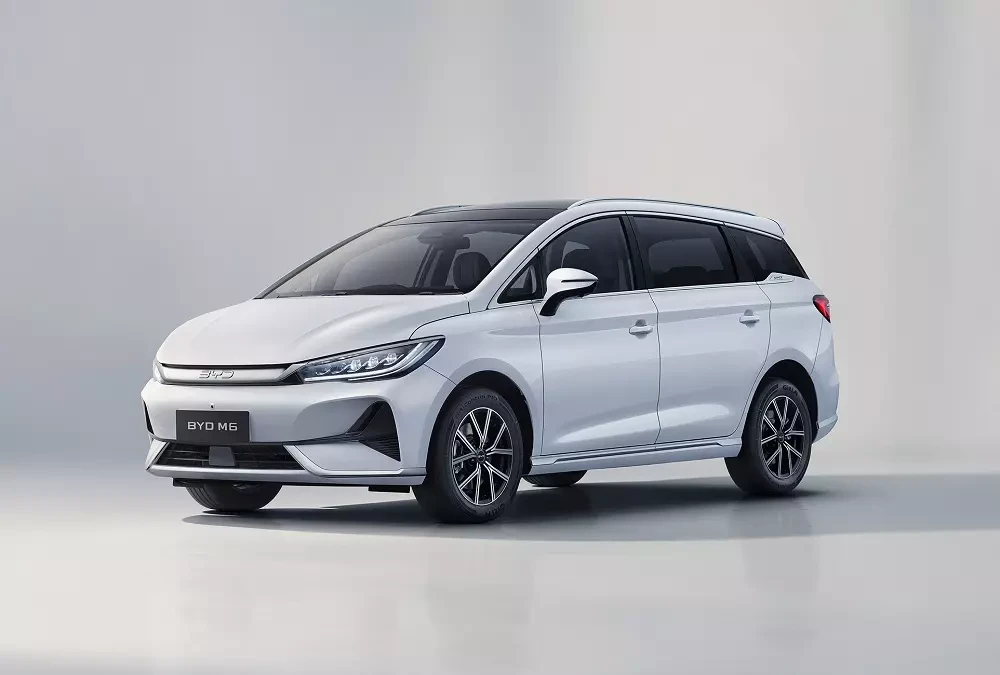byd-m6-2-b68e.webp