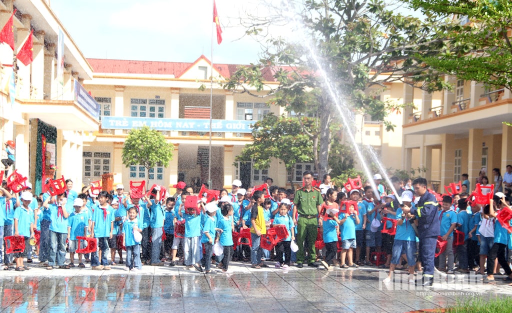 ninh b